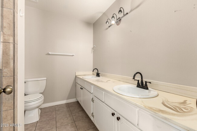 Building Photo - 4731 W Shaw Butte Dr