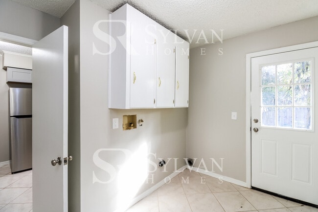 Building Photo - The ideal space to balance life, work, and play.