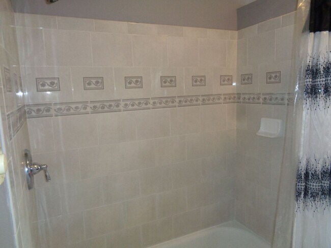 Building Photo - 3403 Bank St