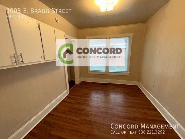 Building Photo - 1008 E Bragg St