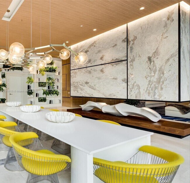 Building Photo - 55 SW 9th St