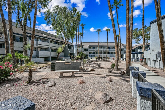 Building Photo - 1331 W Baseline Rd