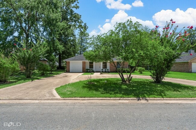 Building Photo - Check Out this 3 bed 2 bath in North Shreveport!