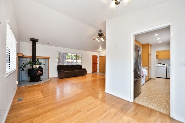 Building Photo - 3-Bedroom Home on a Foresthill Cul-de-Sac