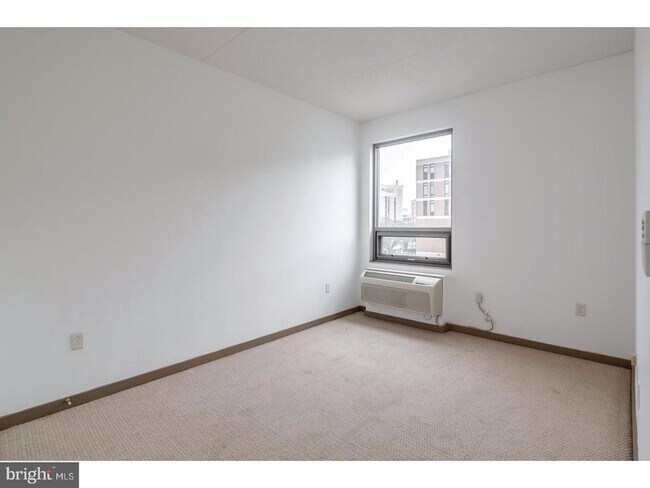 Building Photo - 815 Arch St