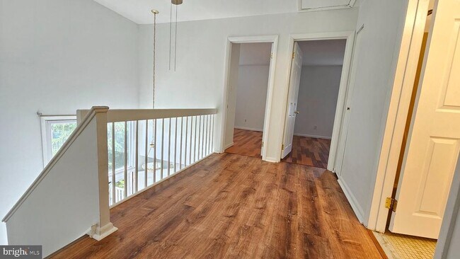 Building Photo - 117 Hamlet Dr