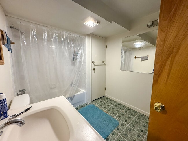 Building Photo - 845 E 820 N