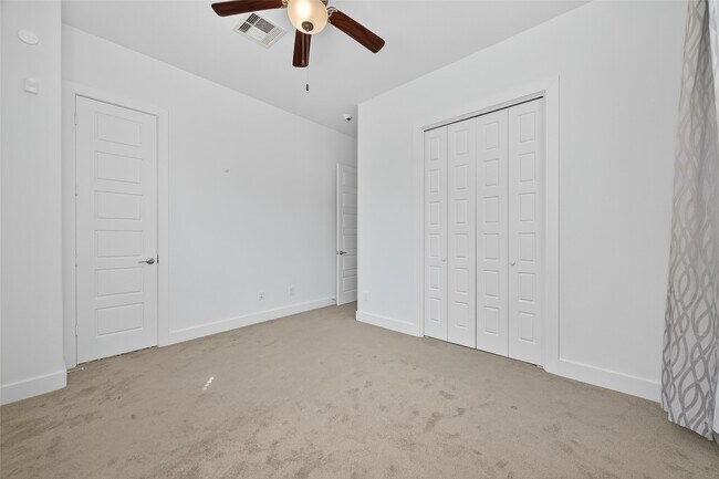 Building Photo - 4402 Schuler St