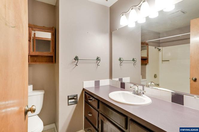 Building Photo - 2420 La Jolla Ct NW