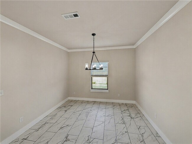 Building Photo - 6906 SW Basswood Ave