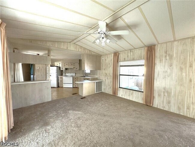 Building Photo - 280 Flame Ln