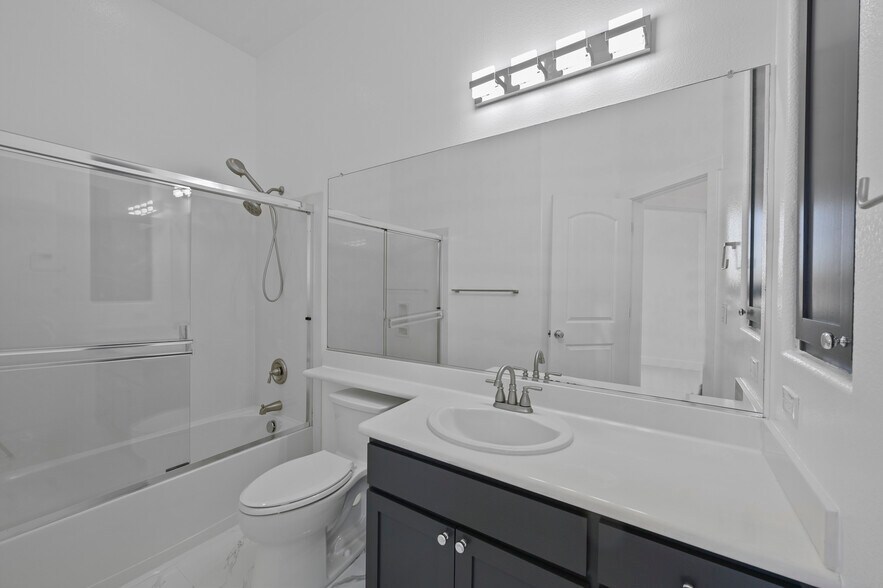Building Photo - 12 Merrydale Ct