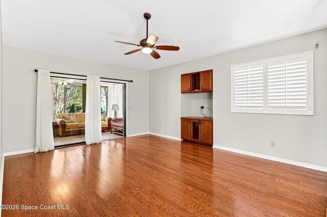 Building Photo - 810 Parkside Pl