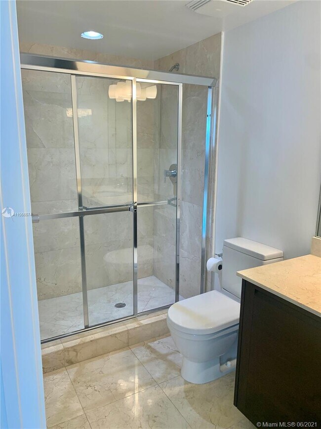 Building Photo - 250 Sunny Isles Blvd