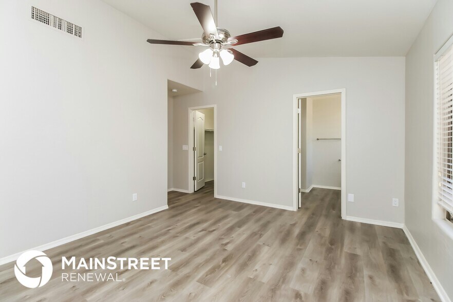 Building Photo - 44035 W Snow Dr