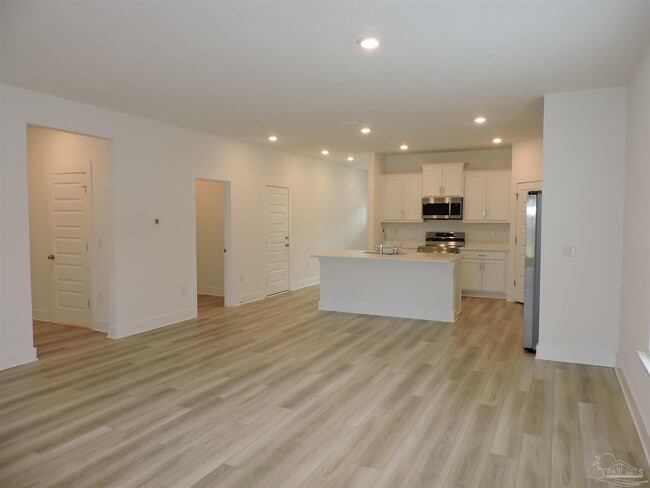 Building Photo - 6521 Paso Fino Dr
