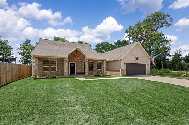 Building Photo - 24738 Roscommon Ln