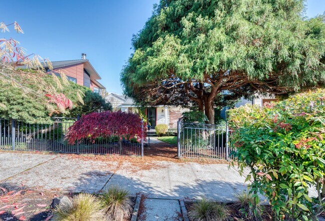 Building Photo - Magnolia Home