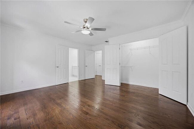 Building Photo - 6410 Westchester Pl