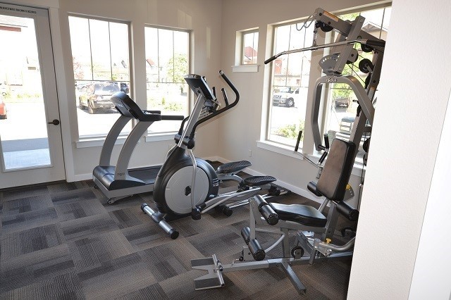 Building Photo - Beautiful 3 bed Townhome! Move In Ready!