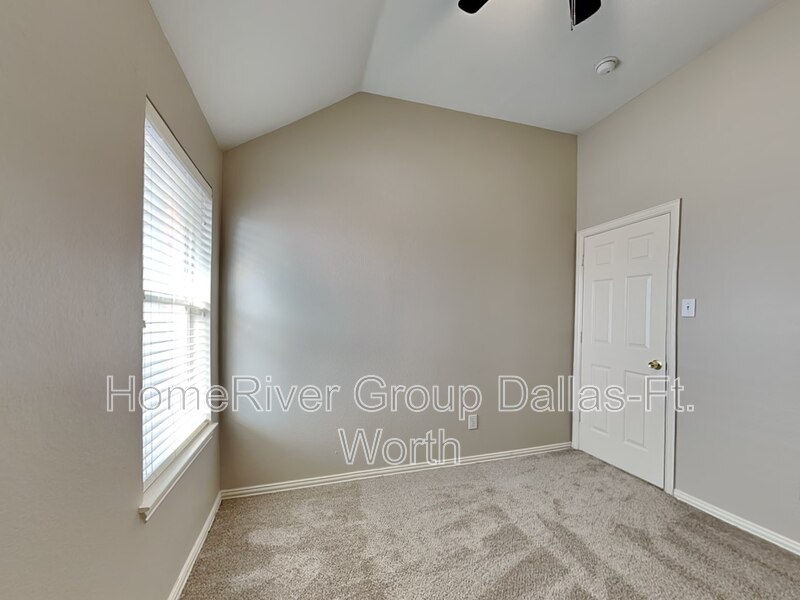 Building Photo - 5833 Palomino Dr