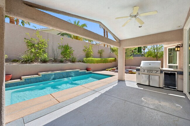 Building Photo - 9001 Crimson Clover Way