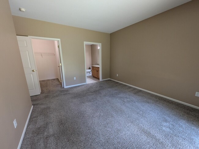 Building Photo - 24107 Chesapeake Cir