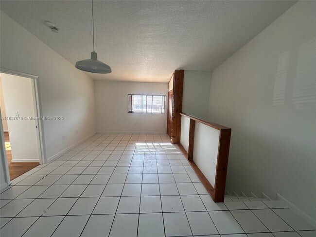 Building Photo - 2891 W 76th St