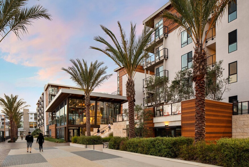 Promenade - AMLI Marina Del Rey