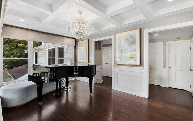 Building Photo - 777 Armonk Rd