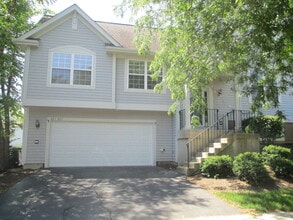 Building Photo - 881 Essex Cir
