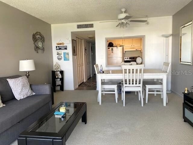 Building Photo - 4575 Cove Cir