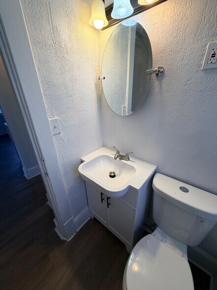 Building Photo - 1352 S 59th St