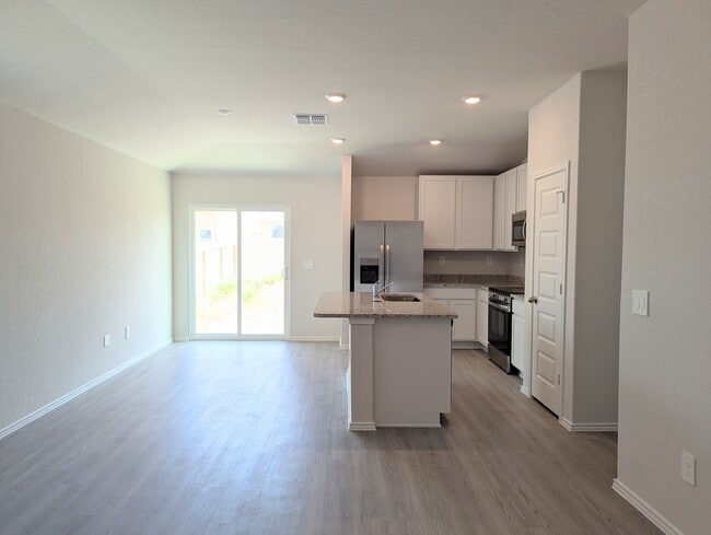 Building Photo - 523 Roquefort St
