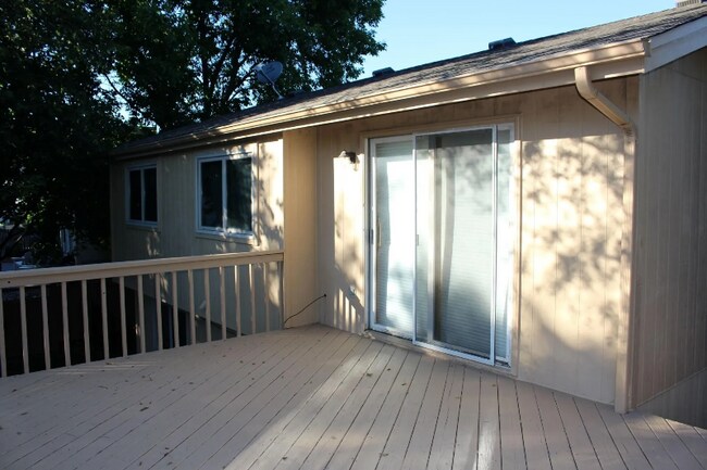 Building Photo - 2721 Westcliffe Dr