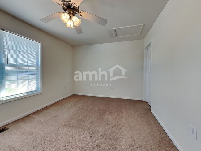 Building Photo - 43 Wolf Creek Ln