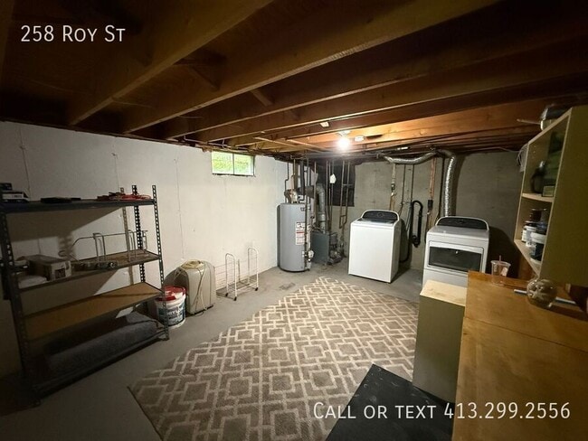 Building Photo - 258 Roy St