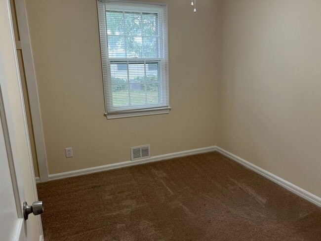 Building Photo - Wonderful Rambler Close to NIH, Walter Ree...