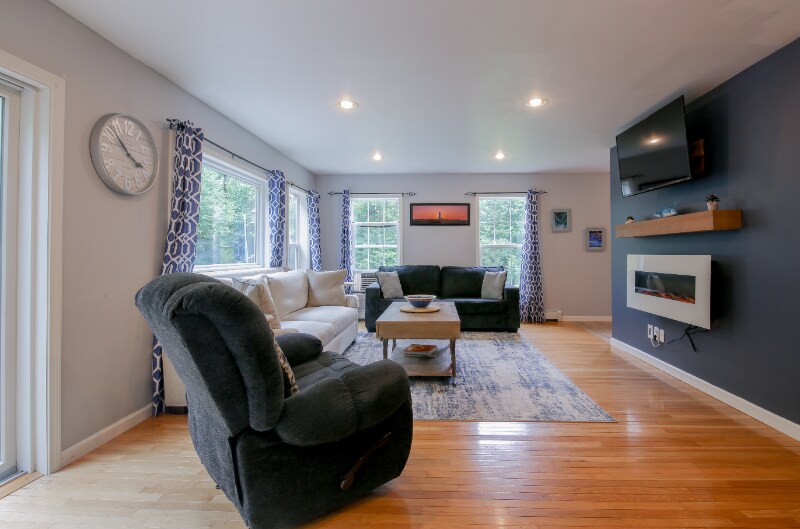 Building Photo - 1180 N Rd