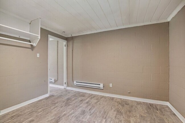 Building Photo - 1514 N Hyde Park Ave