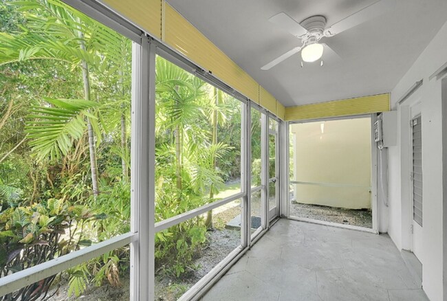 Building Photo - 2115 NE 42nd Ct