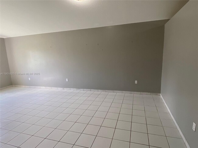 Building Photo - 17136 SW 143rd Pl