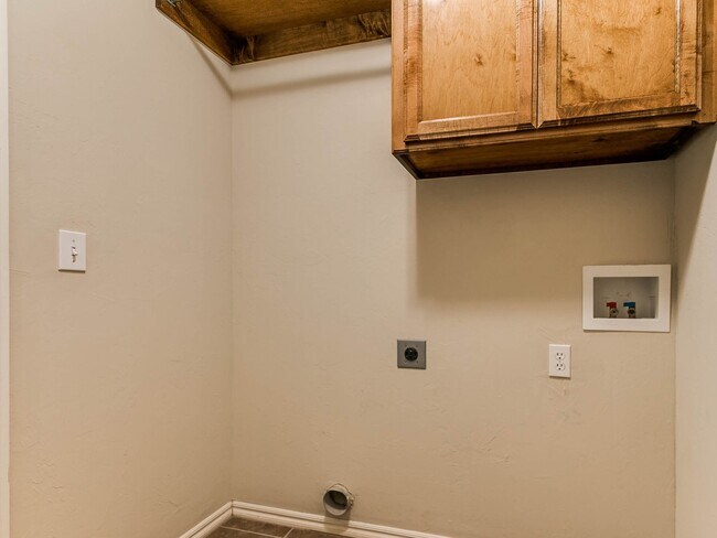 Building Photo - 3 Bed/2 Bath in Sonador of Montague Subdivision - Deer Creek Schools