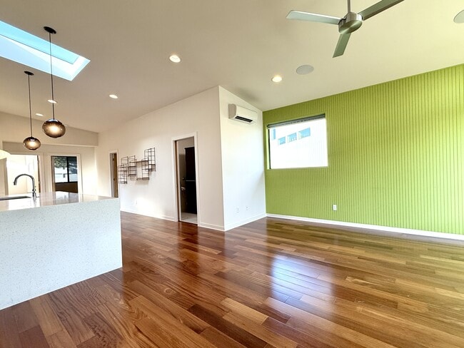 Building Photo - 416 Starlight Vlg Lp