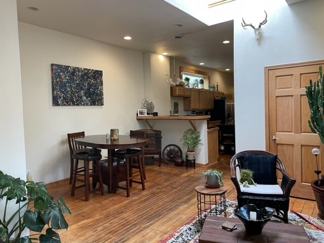 apt not furnished - 219 N Franklin St