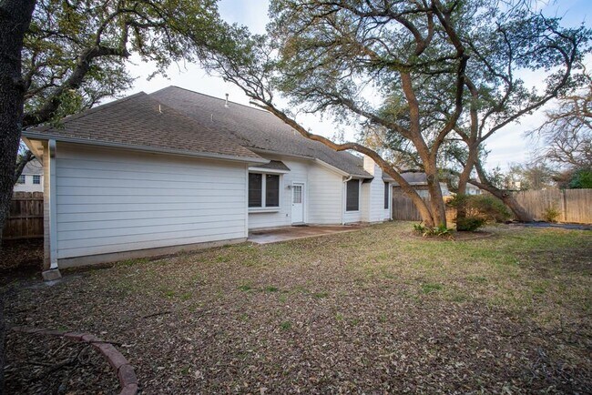Building Photo - 8421 Cahill Dr