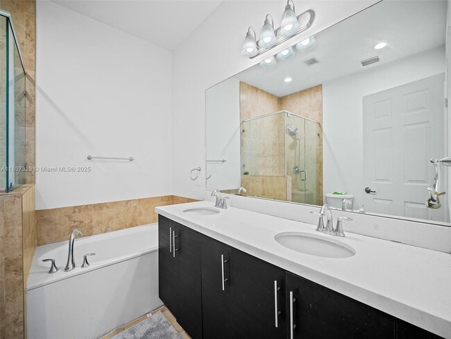 Building Photo - 10343 NW 70th Ln