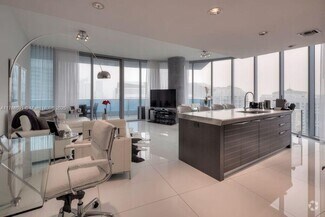 Building Photo - 200 Biscayne Blvd Way