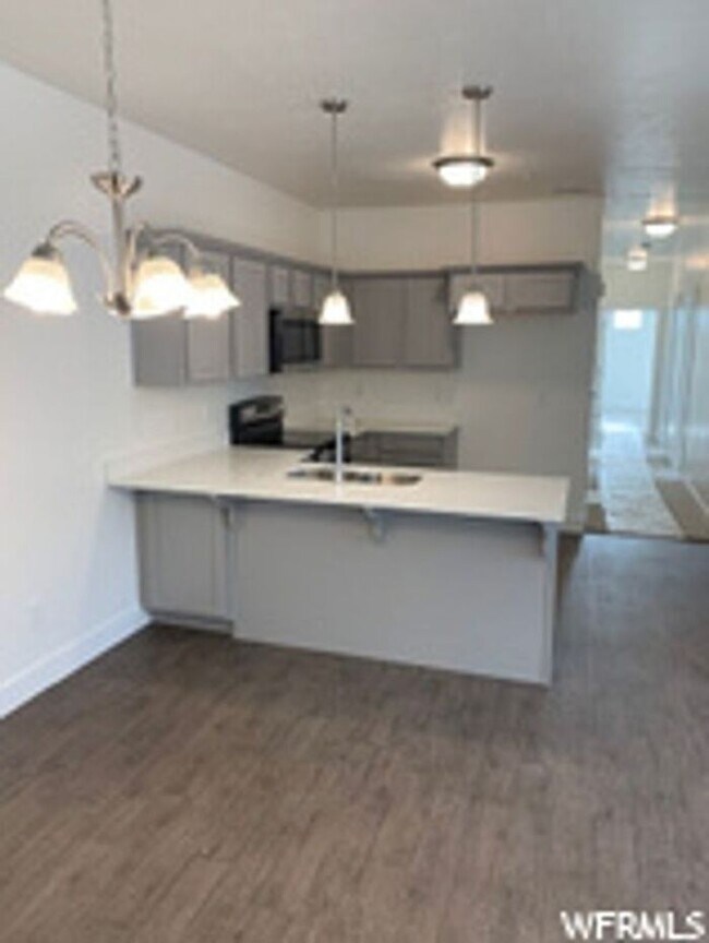 Building Photo - Incredible Vineyard Condo with Garage