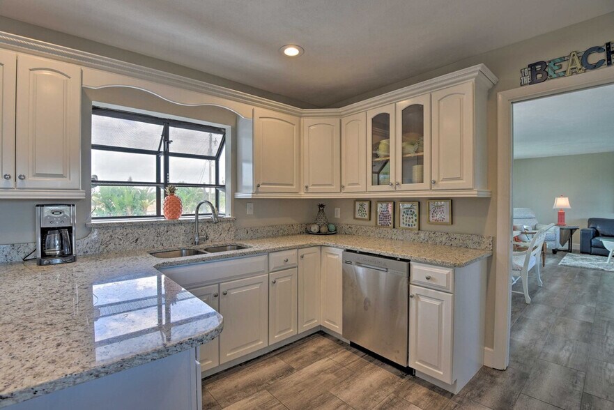 Building Photo - 726 Alden Dr